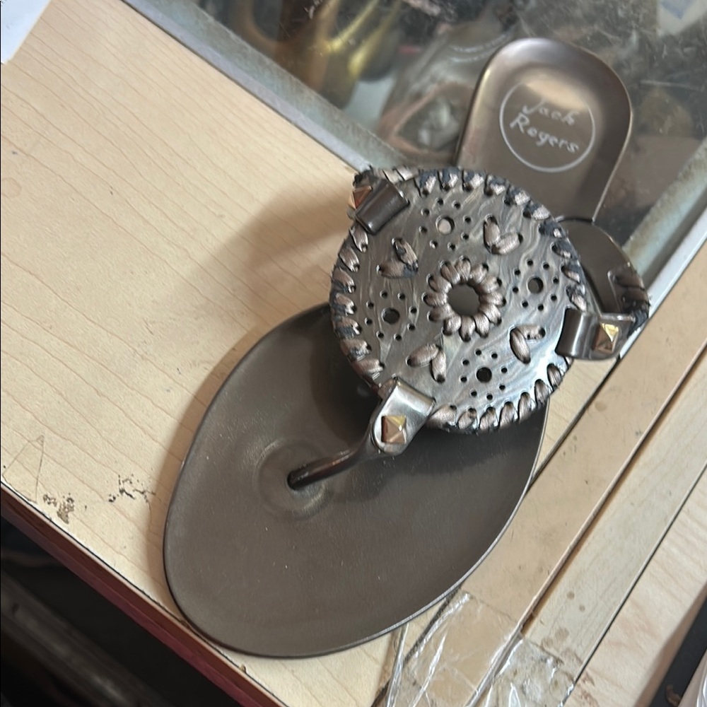 Jack Rogers Brown Sandals Elegant Medallion Design
